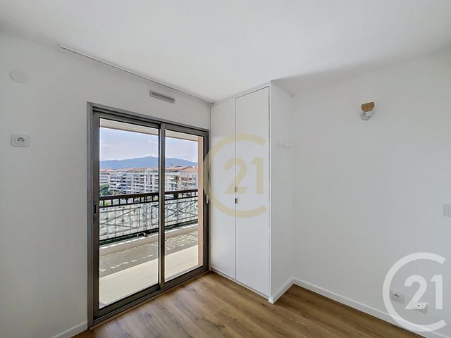 Appartement T2 à louer - 2 pièces - 27.0 m2 - CANNES LA BOCCA - 06 - PROVENCE-ALPES-COTE-D-AZUR - Century 21 Immobilier Conseil