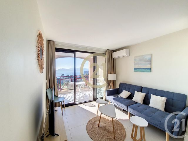 Appartement F2 + cab à louer - 3 pièces - 34.0 m2 - CANNES - 06 - PROVENCE-ALPES-COTE-D-AZUR - Century 21 Immobilier Conseil