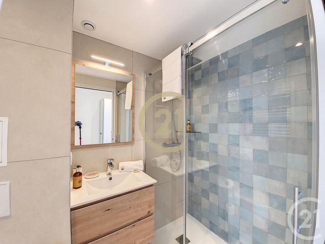 Appartement F2 + cab à louer - 3 pièces - 34.0 m2 - CANNES - 06 - PROVENCE-ALPES-COTE-D-AZUR - Century 21 Immobilier Conseil