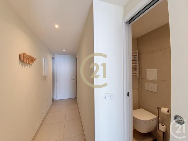 Appartement F2 + cab à louer - 3 pièces - 34.0 m2 - CANNES - 06 - PROVENCE-ALPES-COTE-D-AZUR - Century 21 Immobilier Conseil