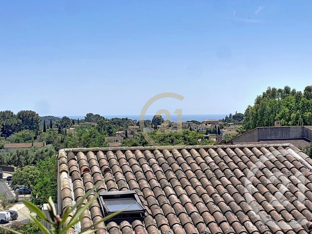 Appartement F3 à vendre LA ROQUETTE SUR SIAGNE