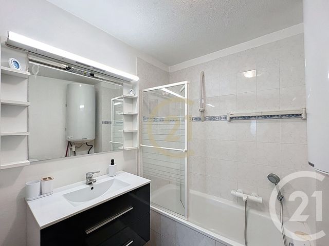 Appartement T2 à louer - 2 pièces - 41.68 m2 - CANNES LA BOCCA - 06 - PROVENCE-ALPES-COTE-D-AZUR - Century 21 Immobilier Conseil
