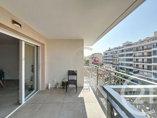 Appartement T2 à louer - 2 pièces - 49.44 m2 - CANNES LA BOCCA - 06 - PROVENCE-ALPES-COTE-D-AZUR - Century 21 Immobilier Conseil