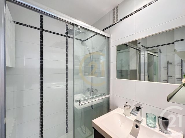 Appartement Studio à louer - 4 pièces - 68.11 m2 - CANNES LA BOCCA - 06 - PROVENCE-ALPES-COTE-D-AZUR - Century 21 Immobilier Conseil