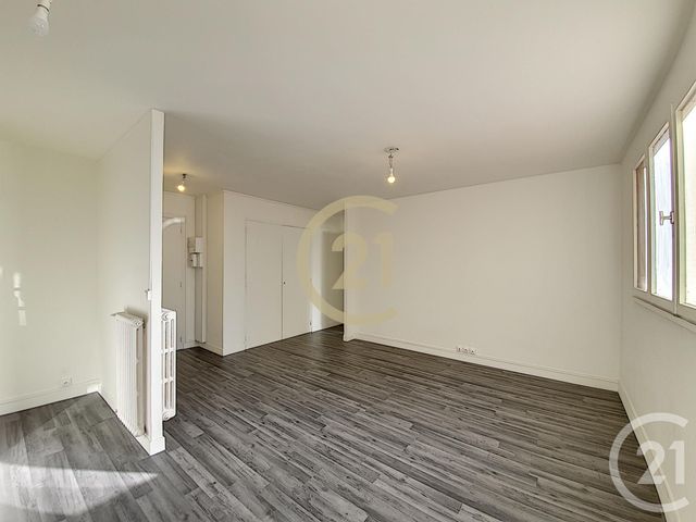 Appartement F2 à louer - 2 pièces - 40.0 m2 - LE CANNET - 06 - PROVENCE-ALPES-COTE-D-AZUR - Century 21 Immobilier Conseil
