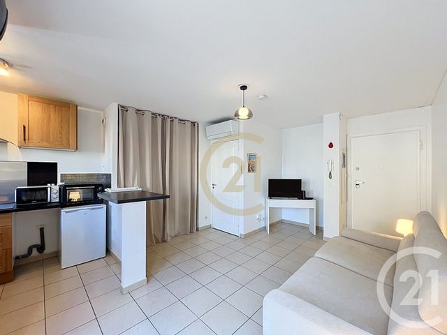 Appartement Studio à louer - 1 pièce - 23.27 m2 - CANNES LA BOCCA - 06 - PROVENCE-ALPES-COTE-D-AZUR - Century 21 Immobilier Conseil