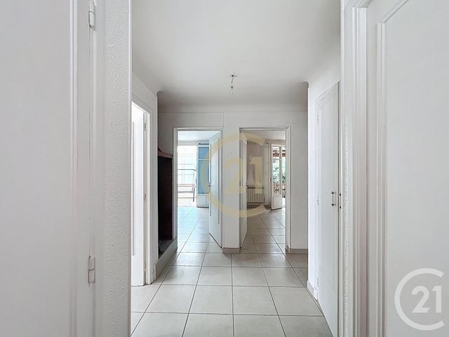 Appartement F3 à louer - 3 pièces - 62.04 m2 - CANNES LA BOCCA - 06 - PROVENCE-ALPES-COTE-D-AZUR - Century 21 Immobilier Conseil