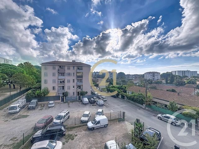Appartement T4 à vendre - 4 pièces - 60.81 m2 - CANNES LA BOCCA - 06 - PROVENCE-ALPES-COTE-D-AZUR - Century 21 Immobilier Conseil