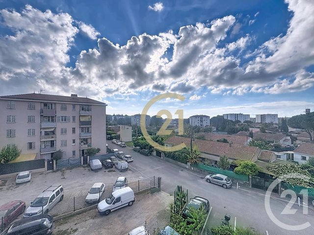 Appartement T4 à vendre - 4 pièces - 60.81 m2 - CANNES LA BOCCA - 06 - PROVENCE-ALPES-COTE-D-AZUR - Century 21 Immobilier Conseil
