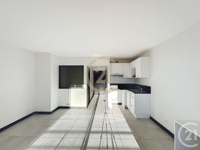 Appartement Studio Cabine à louer - 1 pièce - 31.32 m2 - CANNES LA BOCCA - 06 - PROVENCE-ALPES-COTE-D-AZUR - Century 21 Immobilier Conseil