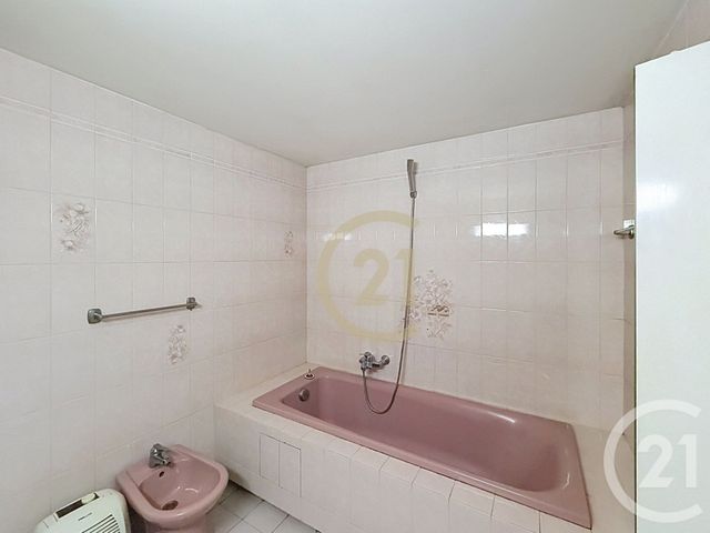 Appartement T2 à louer - 2 pièces - 70.0 m2 - CANNES LA BOCCA - 06 - PROVENCE-ALPES-COTE-D-AZUR - Century 21 Immobilier Conseil