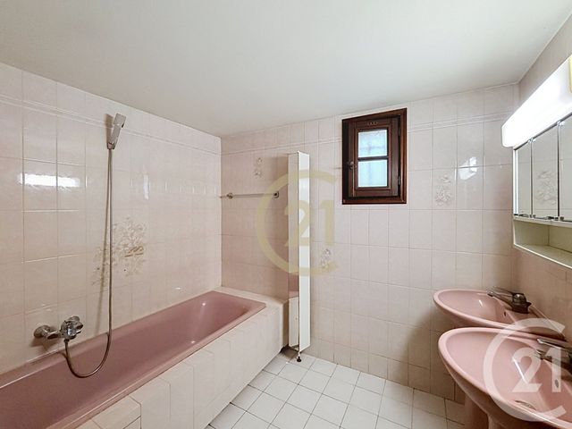 Appartement T2 à louer - 2 pièces - 70.0 m2 - CANNES LA BOCCA - 06 - PROVENCE-ALPES-COTE-D-AZUR - Century 21 Immobilier Conseil