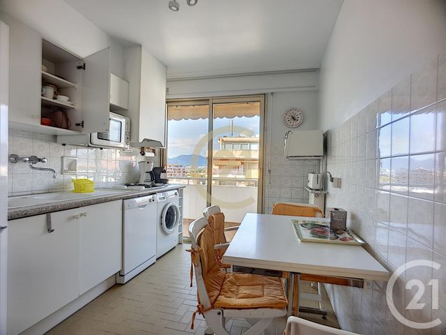 Appartement F2 à louer - 2 pièces - 48.8 m2 - CANNES LA BOCCA - 06 - PROVENCE-ALPES-COTE-D-AZUR - Century 21 Immobilier Conseil