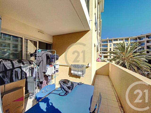 Appartement F2 + cab à vendre - 2 pièces - 29.0 m2 - CANNES LA BOCCA - 06 - PROVENCE-ALPES-COTE-D-AZUR - Century 21 Immobilier Conseil