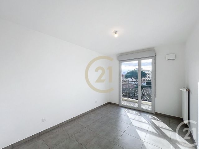 Appartement T2 à louer - 2 pièces - 36.18 m2 - CANNES LA BOCCA - 06 - PROVENCE-ALPES-COTE-D-AZUR - Century 21 Immobilier Conseil